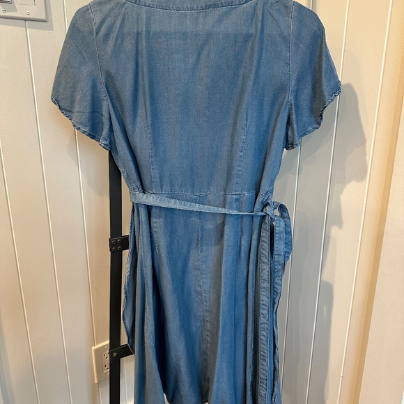 Ann Taylor LOFT chambray wrap dress sz 4P - Picture 3 of 3